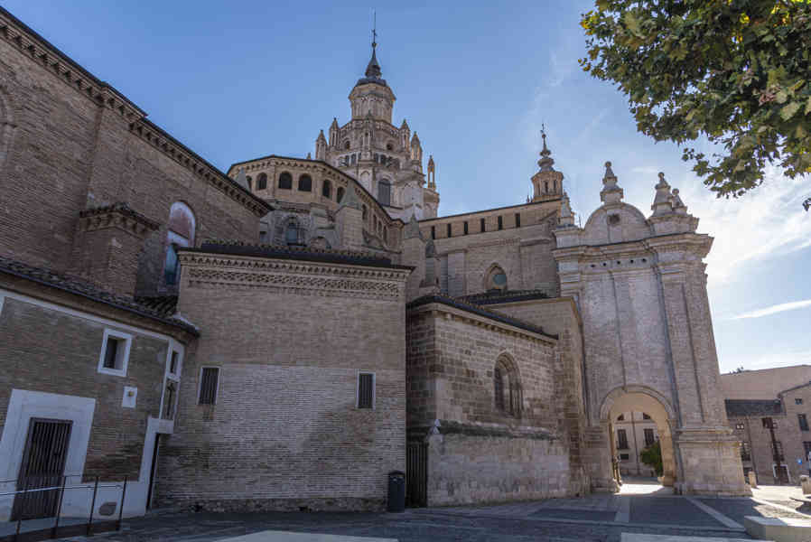 Zaragoza - Tarazona 10 - catedral de Santa María de la Huerta.jpg